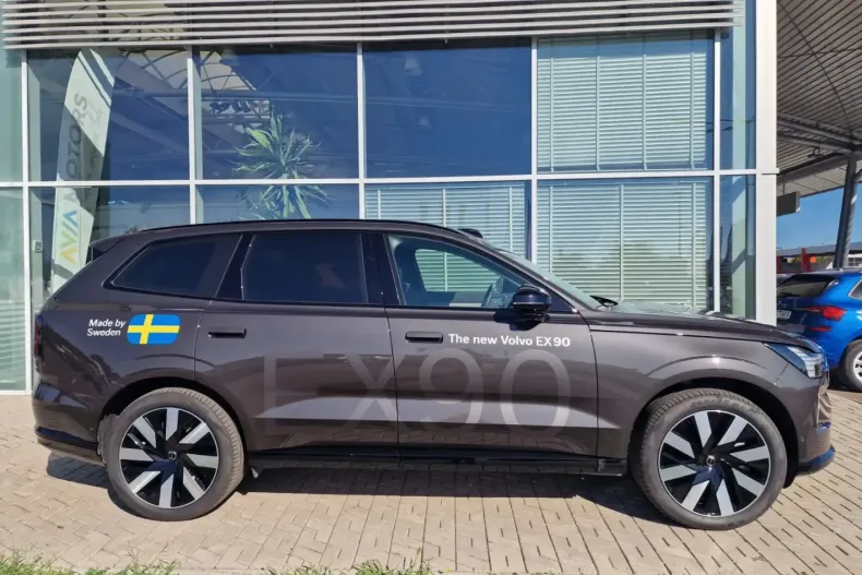 Volvo EX90 din 2025 cu 2.481 km - oferta VOL184980 - foto 4