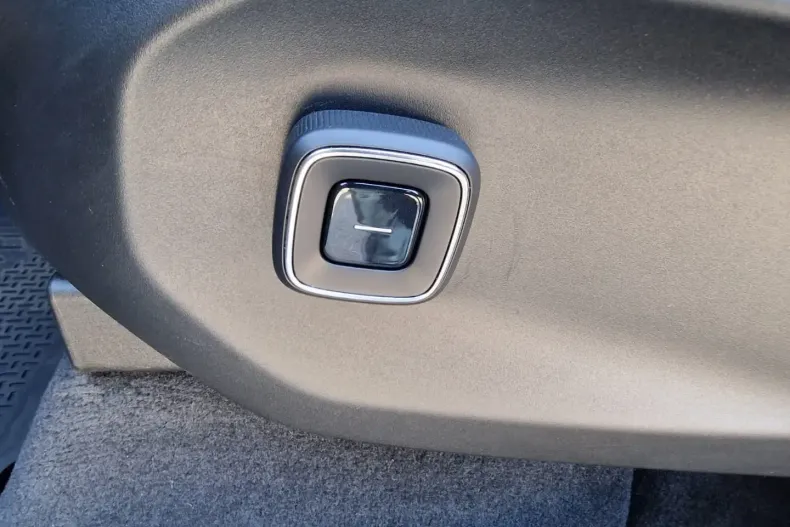 Volvo EX90 din 2025 cu 2.481 km - oferta VOL184980 - foto 11