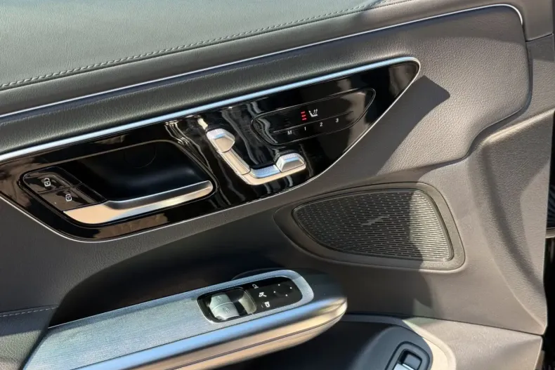 Mercedes-Benz CLE 300 (Clasa CLE) din 2023 cu 23.421 km - oferta MER184981 - foto 10