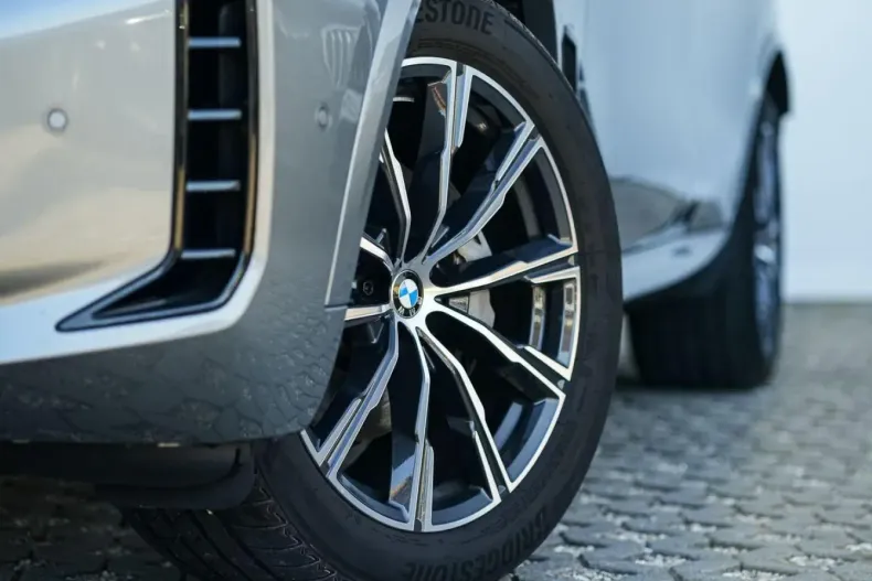 BMW X5 (Seria X) din 2025 cu 23.790 km - oferta BMW184996 - foto 3