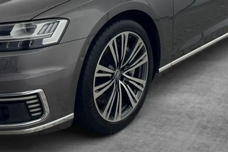 Audi A8 din 2021 cu 96.501 km - oferta AUD185015 - foto 4