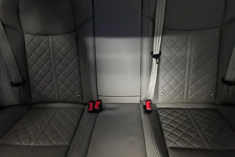 Audi A8 din 2021 cu 96.501 km - oferta AUD185015 - foto 9