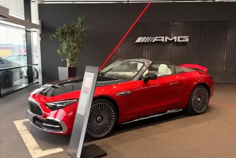 Mercedes-Benz SLR din 2025 cu 10 km - oferta MER185020 - foto 3