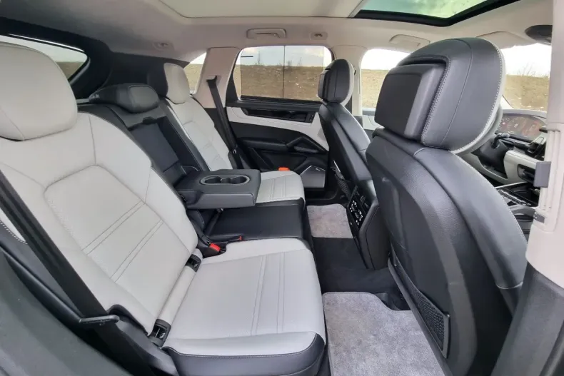 Porsche Cayenne din 2024 cu 27.000 km - oferta POR185044 - foto 6