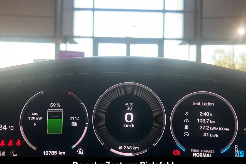 Porsche Taycan din 2025 cu 10.900 km - oferta POR185045 - foto 21