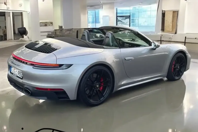 Porsche 992 din 2022 cu 8.850 km - oferta POR185049 - foto 3