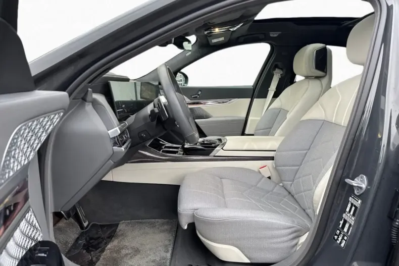 BMW 740 (Seria 7) din 2024 cu 19.096 km - oferta BMW185063 - foto 6