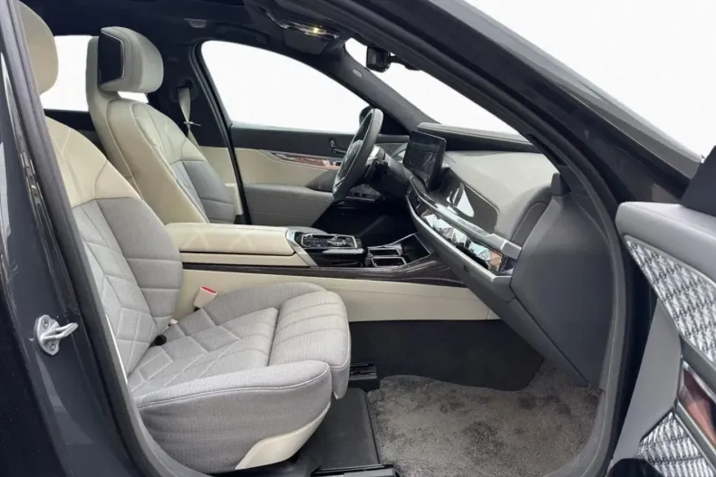 BMW 740 (Seria 7) din 2024 cu 19.096 km - oferta BMW185063 - foto 7