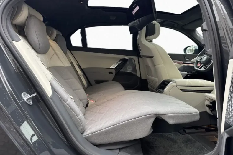 BMW 740 (Seria 7) din 2024 cu 19.096 km - oferta BMW185063 - foto 14