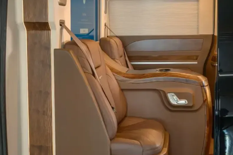 Mercedes-Benz V 300 (Clasa V) din 2026 cu 200 km - oferta MER185067 - foto 5