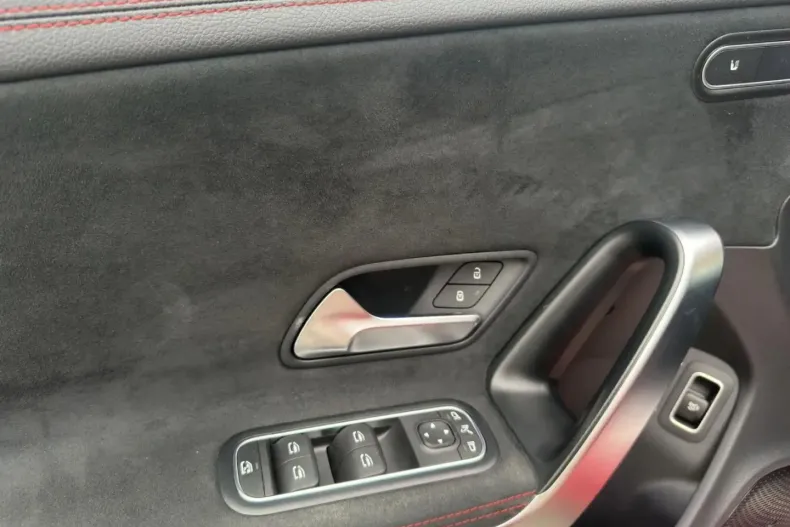 Mercedes-Benz CLA 220 (Clasa CLA) din 2022 cu 70.000 km - oferta MER185088 - foto 10