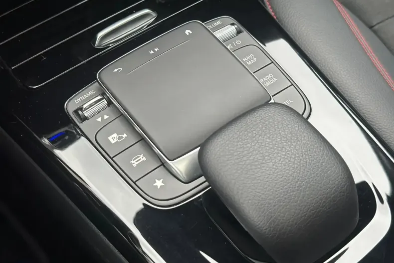 Mercedes-Benz CLA 220 (Clasa CLA) din 2022 cu 70.000 km - oferta MER185088 - foto 24