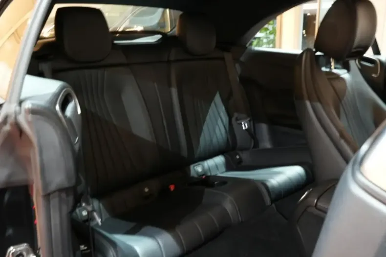 Mercedes-Benz E 200 (Clasa E) din 2021 cu 71.986 km - oferta MER185096 - foto 8