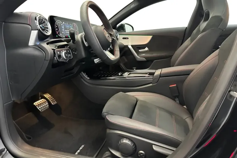 Mercedes-Benz CLA 250 (Clasa CLA) din 2025 cu 7.130 km - oferta MER185116 - foto 8