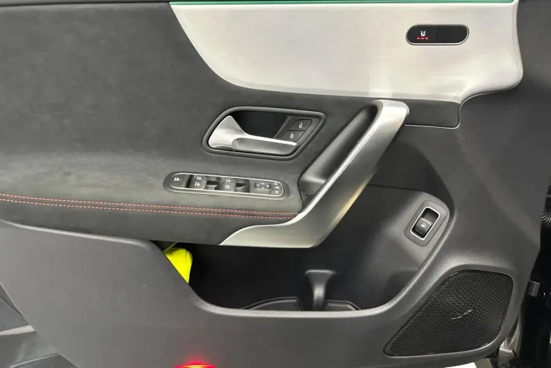 Mercedes-Benz CLA 250 (Clasa CLA) din 2025 cu 7.130 km - oferta MER185116 - foto 9