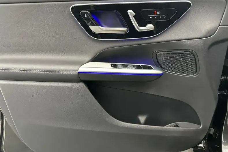 Mercedes-Benz GLC 300 (Clasa GLC) din 2025 cu 13.061 km - oferta MER185119 - foto 9