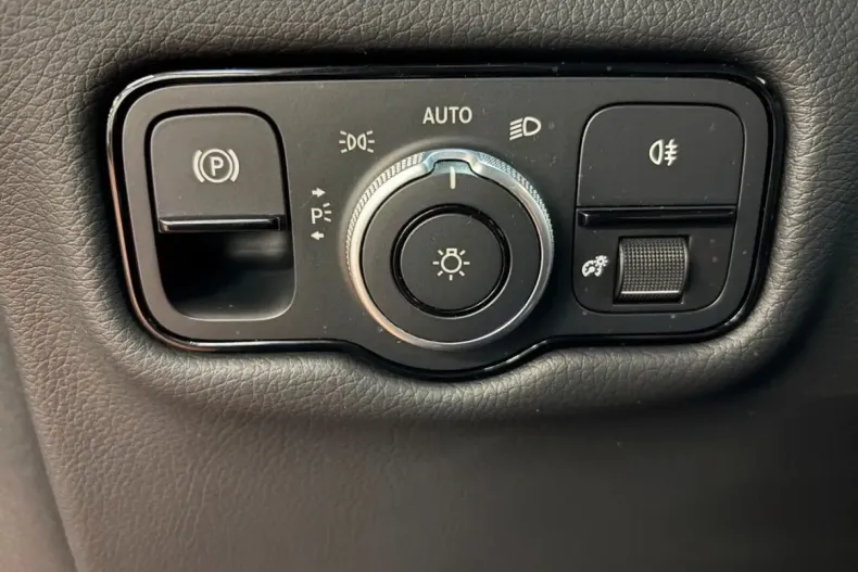 Mercedes-Benz EQV din 2024 cu 9.800 km - oferta MER185121 - foto 18