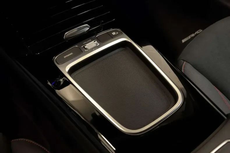 Mercedes-Benz A 250 (Clasa A) din 2024 cu 5.739 km - oferta MER185123 - foto 20