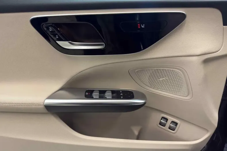 Mercedes-Benz C 300 (Clasa C) din 2023 cu 45.723 km - oferta MER185124 - foto 11