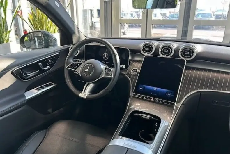 Mercedes-Benz GLC 200 (Clasa GLC) din 2024 cu 19.999 km - oferta MER185133 - foto 13