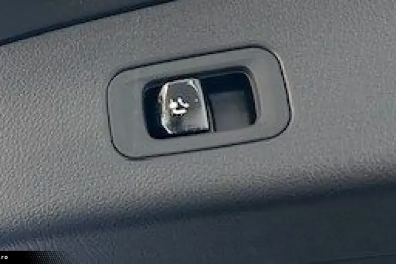 Mercedes-Benz GLC 200 (Clasa GLC) din 2024 cu 19.999 km - oferta MER185133 - foto 15