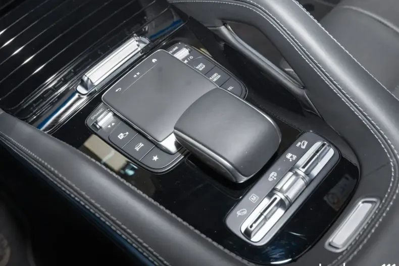 Mercedes-Benz GLE 580 (Clasa GLE) din 2024 cu 19.445 km - oferta MER185145 - foto 24