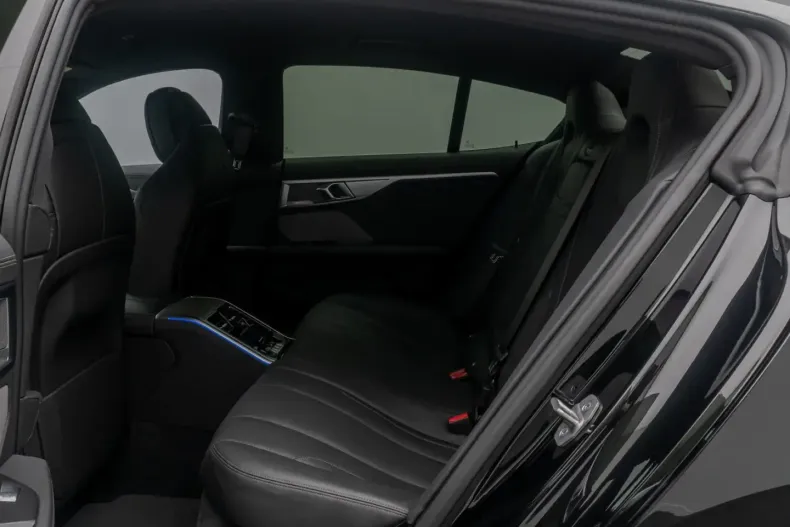 BMW 840 (Seria 8) din 2022 cu 21.037 km - oferta BMW185157 - foto 24