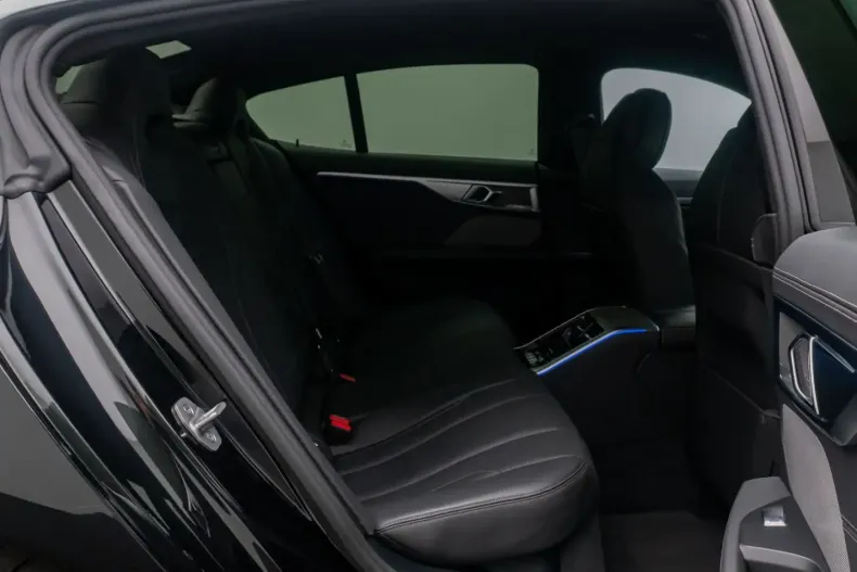 BMW 840 (Seria 8) din 2022 cu 21.037 km - oferta BMW185157 - foto 25