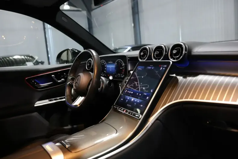 Mercedes-Benz GLC 300 (Clasa GLC) din 2023 cu 42.000 km - oferta MER185168 - foto 28