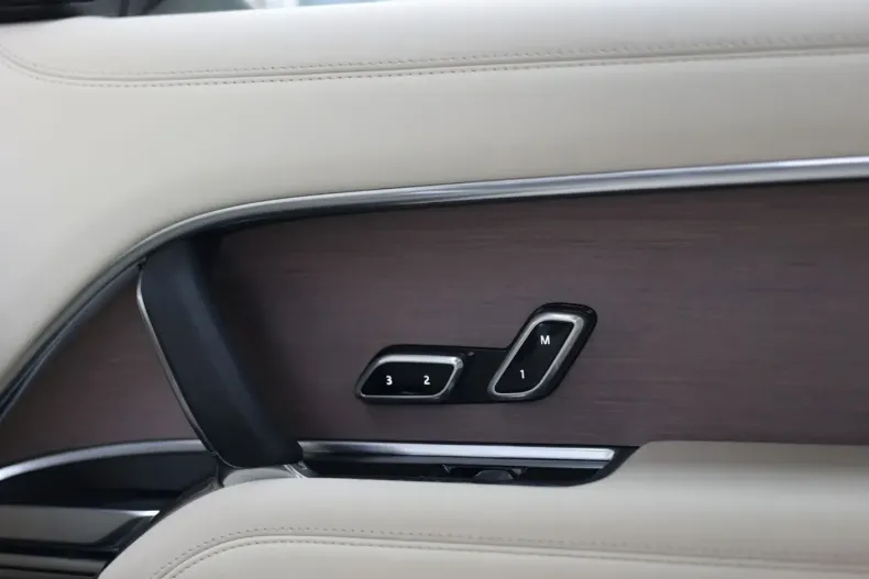 Land Rover Range Rover din 2023 cu 44.641 km - oferta LAN185174 - foto 23