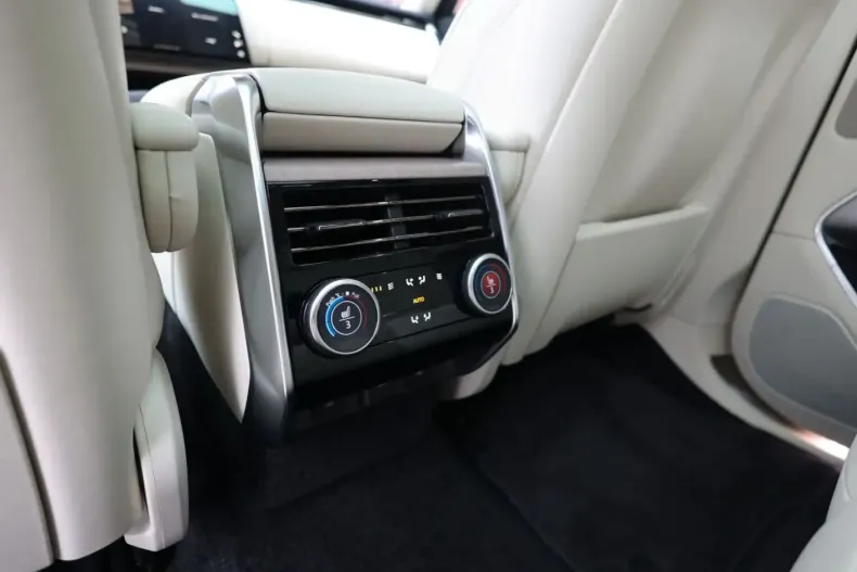 Land Rover Range Rover din 2023 cu 44.641 km - oferta LAN185174 - foto 27