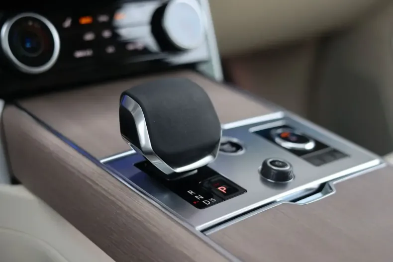 Land Rover Range Rover din 2023 cu 44.641 km - oferta LAN185174 - foto 38