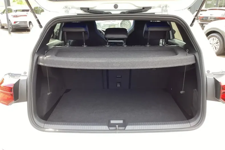 Volkswagen Golf din 2024 cu 14.350 km - oferta VOL185175 - foto 11