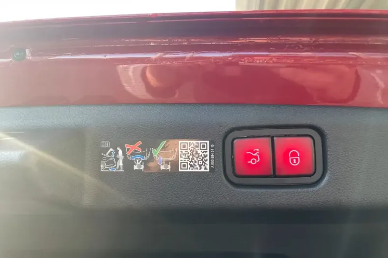 Mercedes-Benz E 400 (Clasa E) din 2024 cu 32.403 km - oferta MER185180 - foto 9