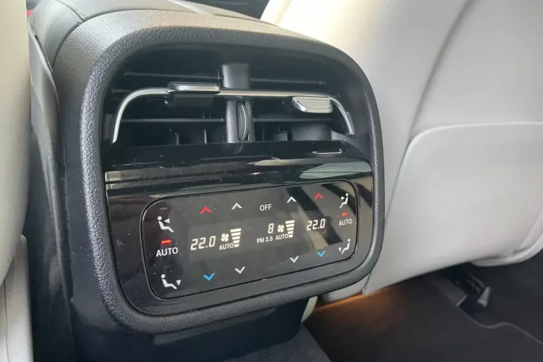 Mercedes-Benz E 400 (Clasa E) din 2024 cu 32.403 km - oferta MER185180 - foto 15