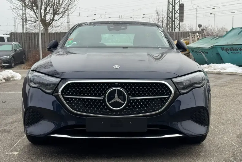 Mercedes-Benz E 300 (Clasa E) din 2024 cu 38.355 km - oferta MER185183 - foto 4