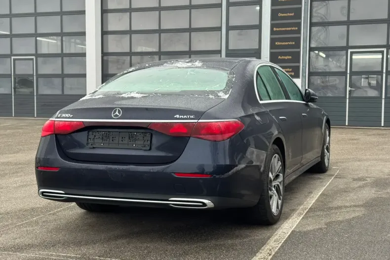 Mercedes-Benz E 300 (Clasa E) din 2024 cu 38.355 km - oferta MER185183 - foto 6