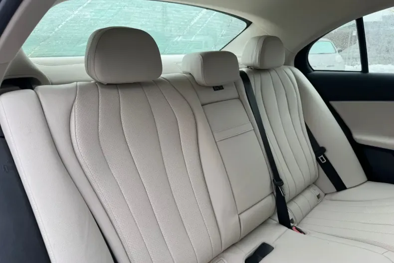 Mercedes-Benz E 300 (Clasa E) din 2024 cu 38.355 km - oferta MER185183 - foto 8