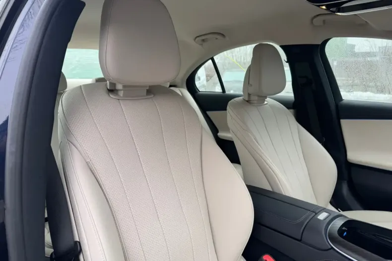 Mercedes-Benz E 300 (Clasa E) din 2024 cu 38.355 km - oferta MER185183 - foto 9