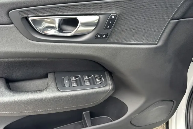 Volvo XC60 din 2021 cu 80.000 km - oferta VOL185184 - foto 8