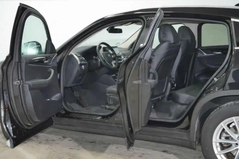 BMW X4 (Seria X) din 2024 cu 11.485 km - oferta BMW185202 - foto 3