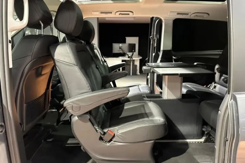 Mercedes-Benz V 300 (Clasa V) din 2022 cu 43.793 km - oferta MER185203 - foto 10