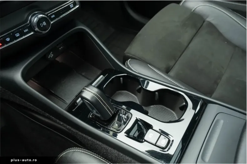 Volvo XC40 din 2022 cu 78.400 km - oferta VOL185217 - foto 24