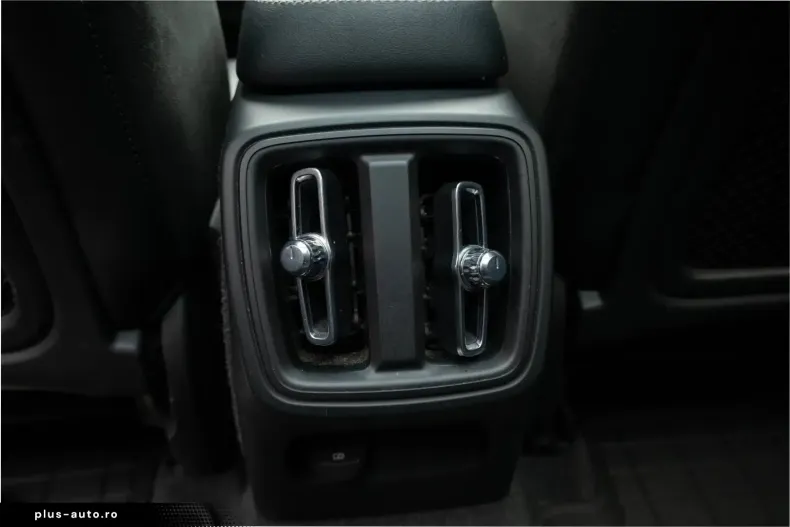 Volvo XC40 din 2022 cu 78.400 km - oferta VOL185217 - foto 37