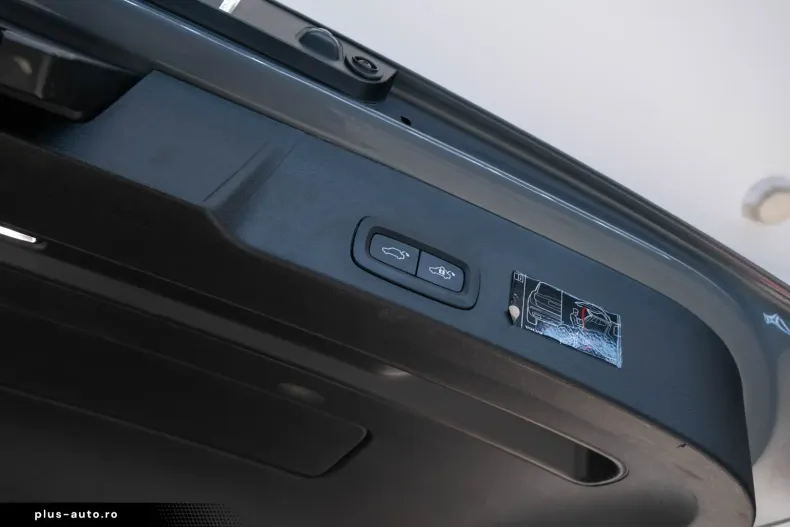 Volvo XC40 din 2022 cu 78.400 km - oferta VOL185217 - foto 39