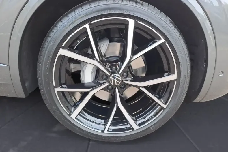 Volkswagen Touareg din 2026 cu 7.098 km - oferta VOL185233 - foto 9