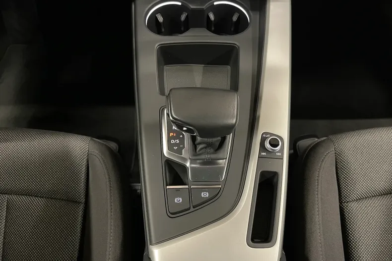 Audi A4 din 2021 cu 65.768 km - oferta AUD185308 - foto 21