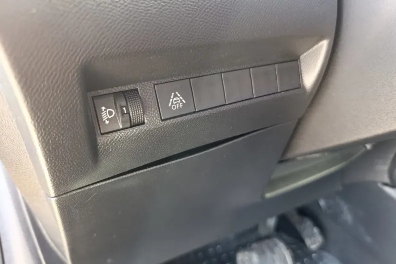 Peugeot 208 din 2023 cu 78.039 km - oferta PEU185336 - foto 17