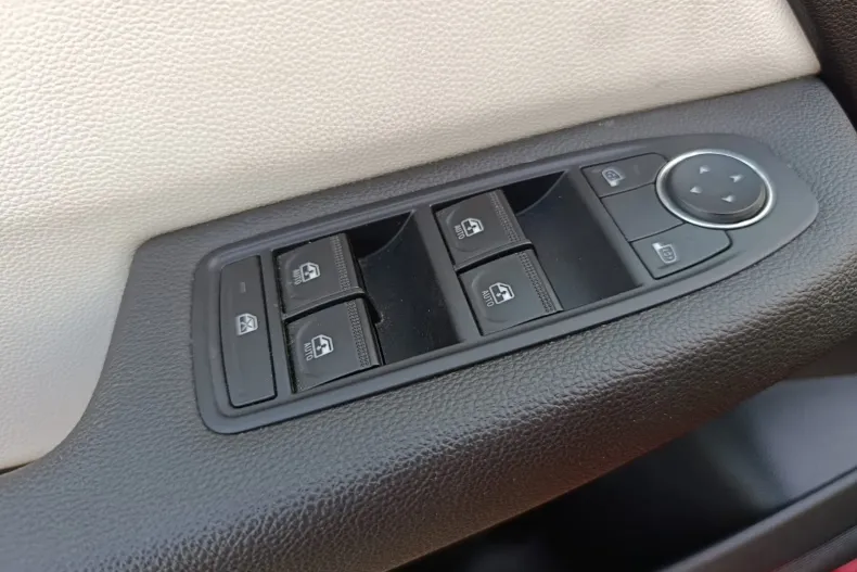 Renault Clio din 2023 cu 80.191 km - oferta REN185337 - foto 6