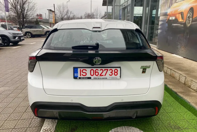 MG MG4 din 2025 cu 650 km - oferta MG0185338 - foto 6